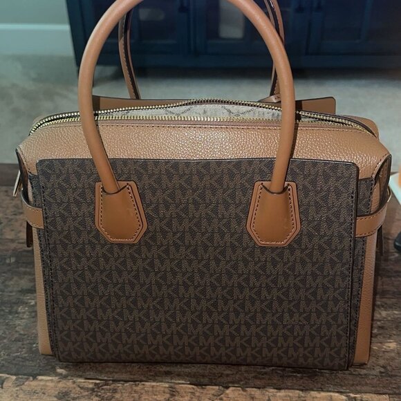 Michael Kors medium satchel - Picture 2 of 3